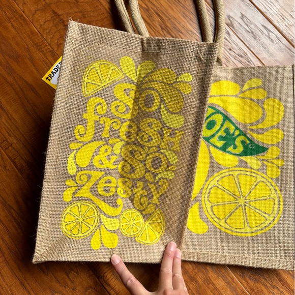 Trader Joe’s Lemon and Lime Jute Bag NWT - Picture 3 of 6